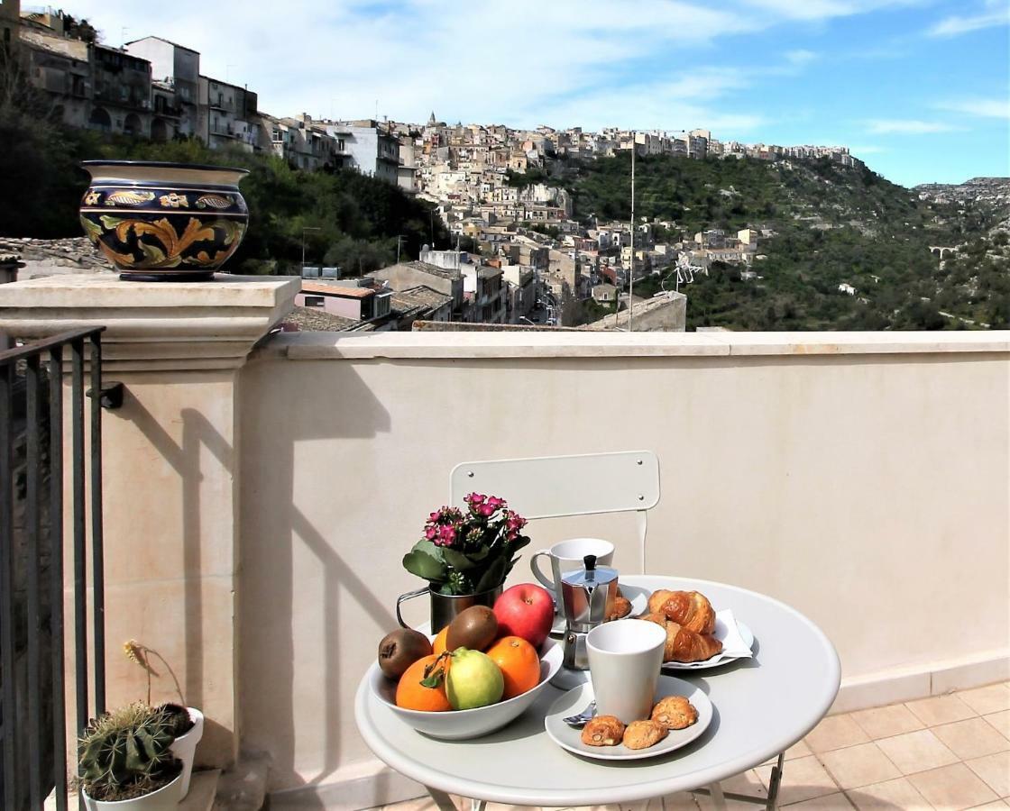 Le Luci Su Ibla - Ospitalita Con Vista Panzió Ragusa Kültér fotó